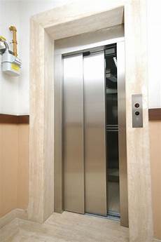 Moncharge Elevator