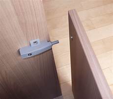 Door Closing Mechanism