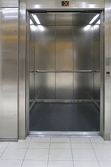Passenger Elevator Maintenance